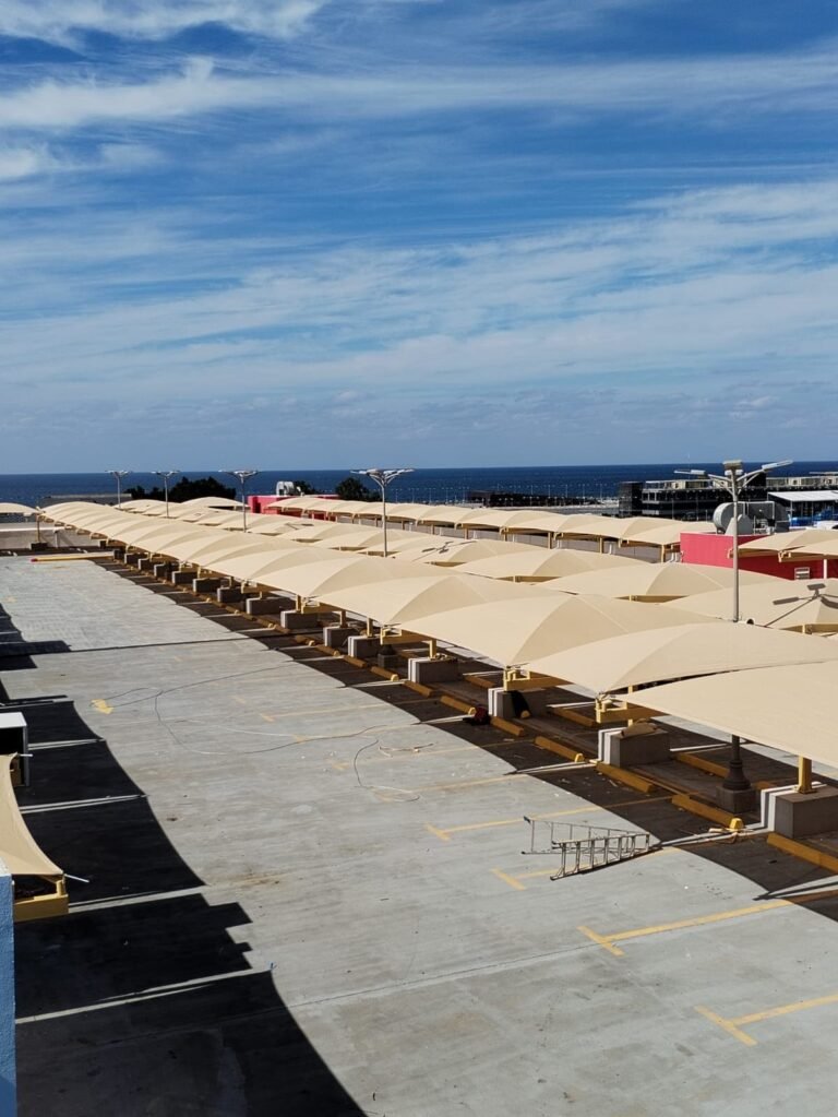 تركيب ساندوتش بانل ومظلات – غرف وملاحق وهناجر سندويش بنل في الرياض